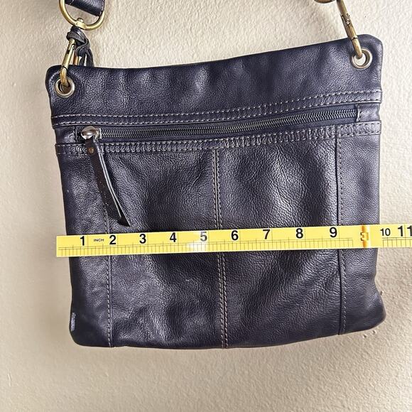 Fossil Crossbody bag in soft Black leather and brass hardware . - Picture 14 of 16